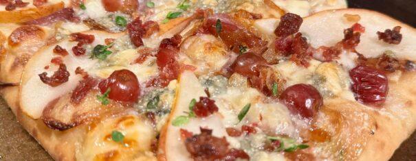 Recipe: Caramelized Onion, Bacon & Blue Cheese Flatbread