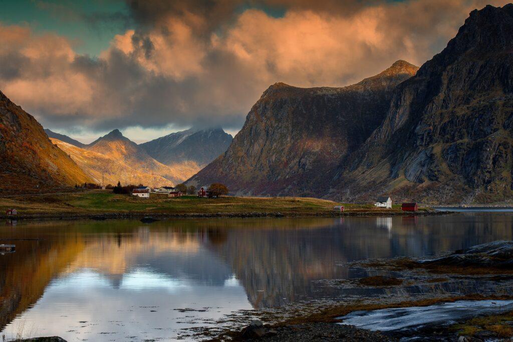 The beauty of Norway.  Image by Stein Egil Liland